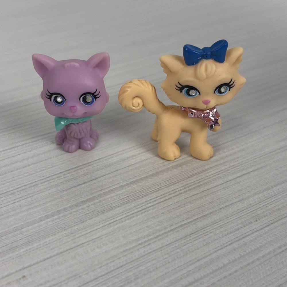 Lot Of 2 Polly Pocket Sparkling Pets Cats with Collars